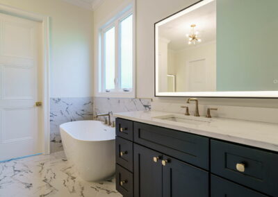 2502 St. Mary's Street by Urban Building Solutions bathoom